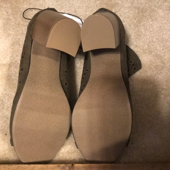 Heels - Picture 4 of 5